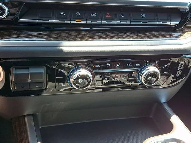 New 2026 Sterling Metallic GMC Elevation image 15