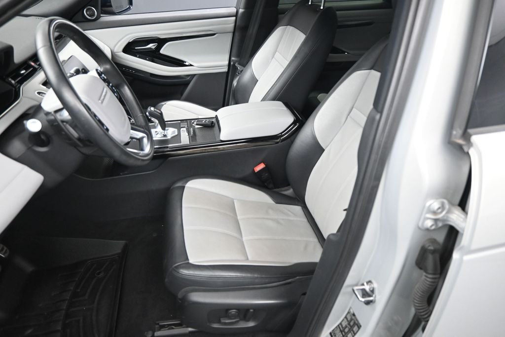 Used 2020  Land Rover First Edition image 5