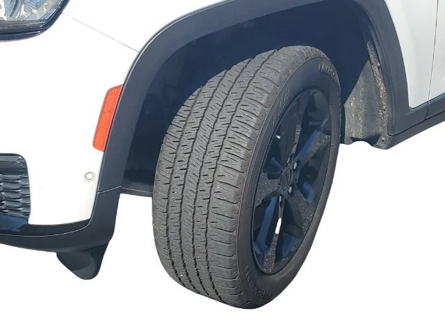 Used 2023 Bright White Clearcoat Jeep Limited image 37