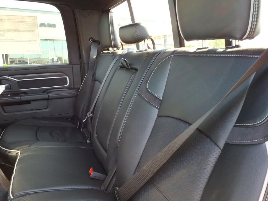 New 2026 Diamond Black Crystal Pearl-Coat Exterior Paint RAM Laramie image 12