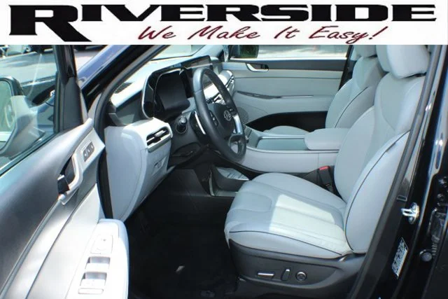 Used 2025 Moonlight Cloud Hyundai SEL Premium 7P image 14