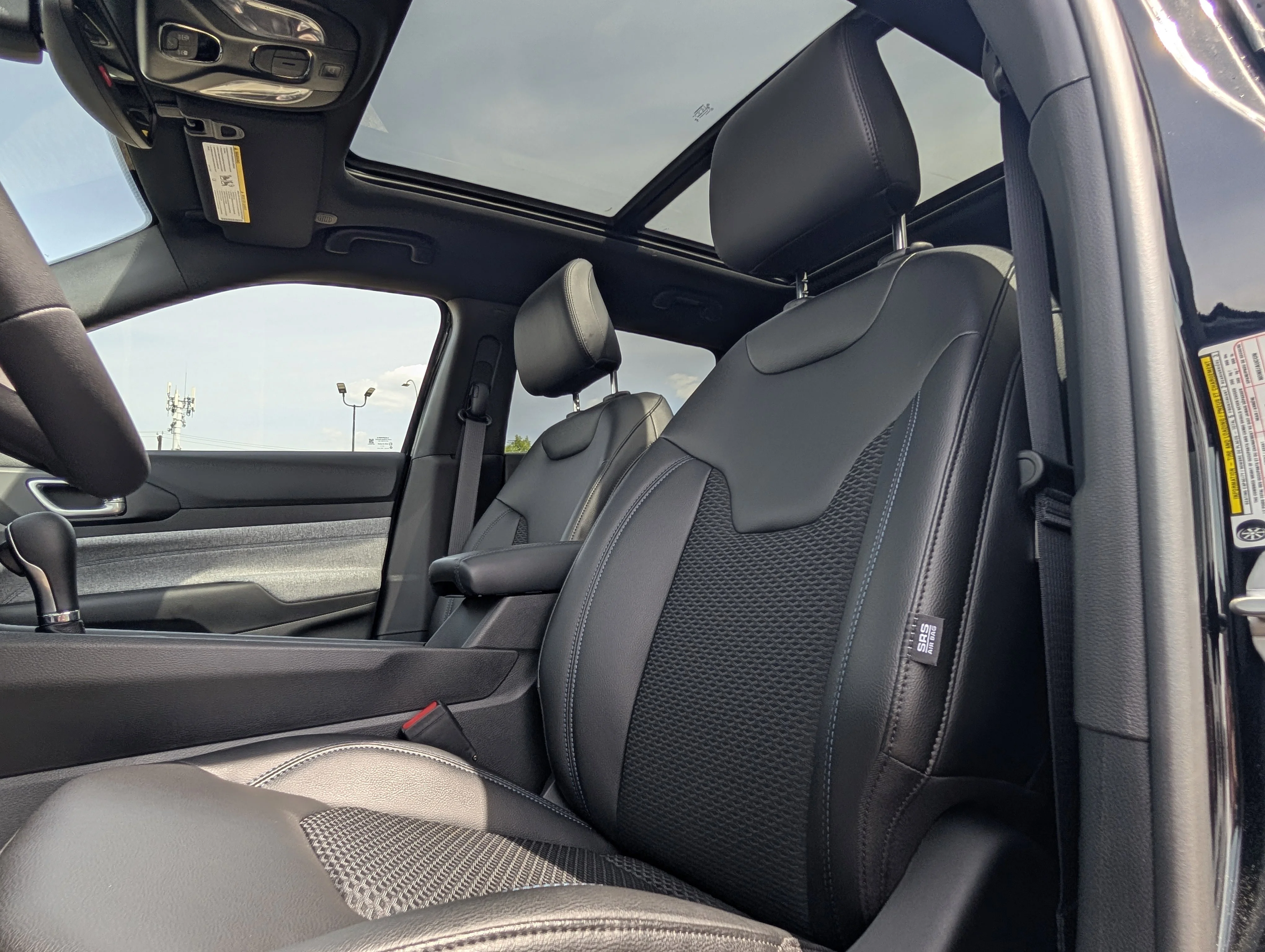 New 2026 Diamond Black Crystal Pearl Jeep North image 20