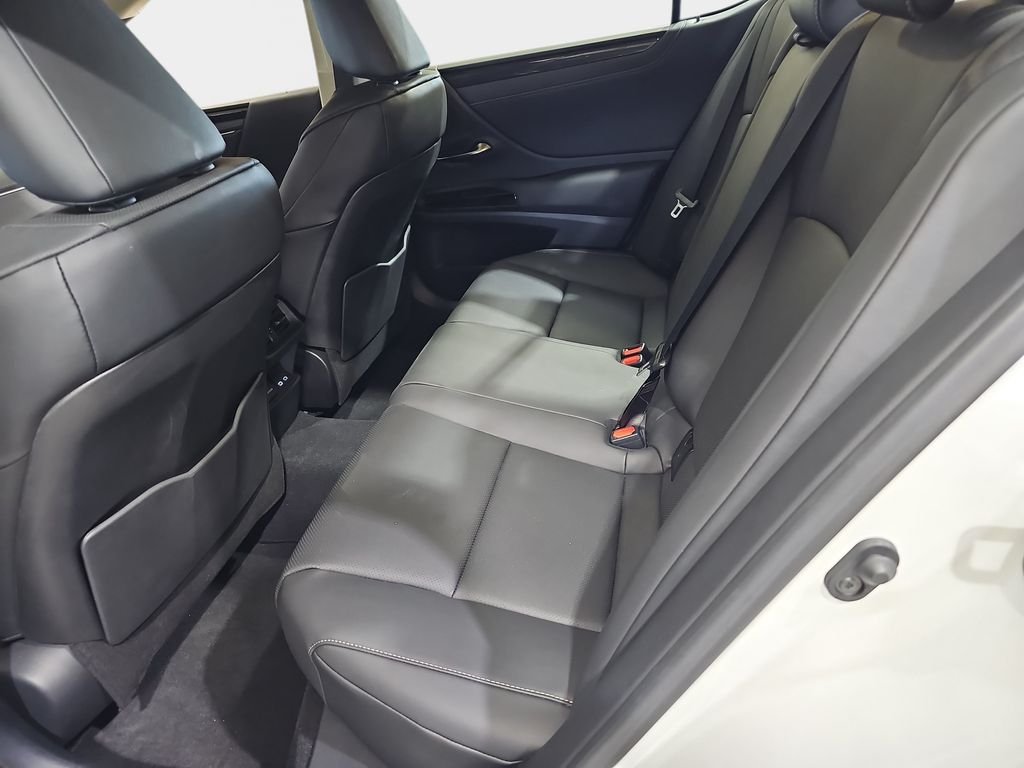 Used 2025 White Lexus 350 image 13