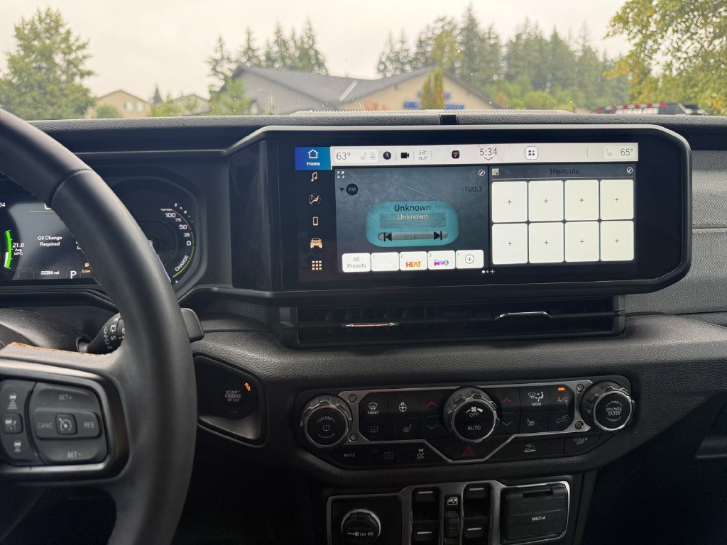 Used 2024 Gray Jeep Sport S 4xe image 16