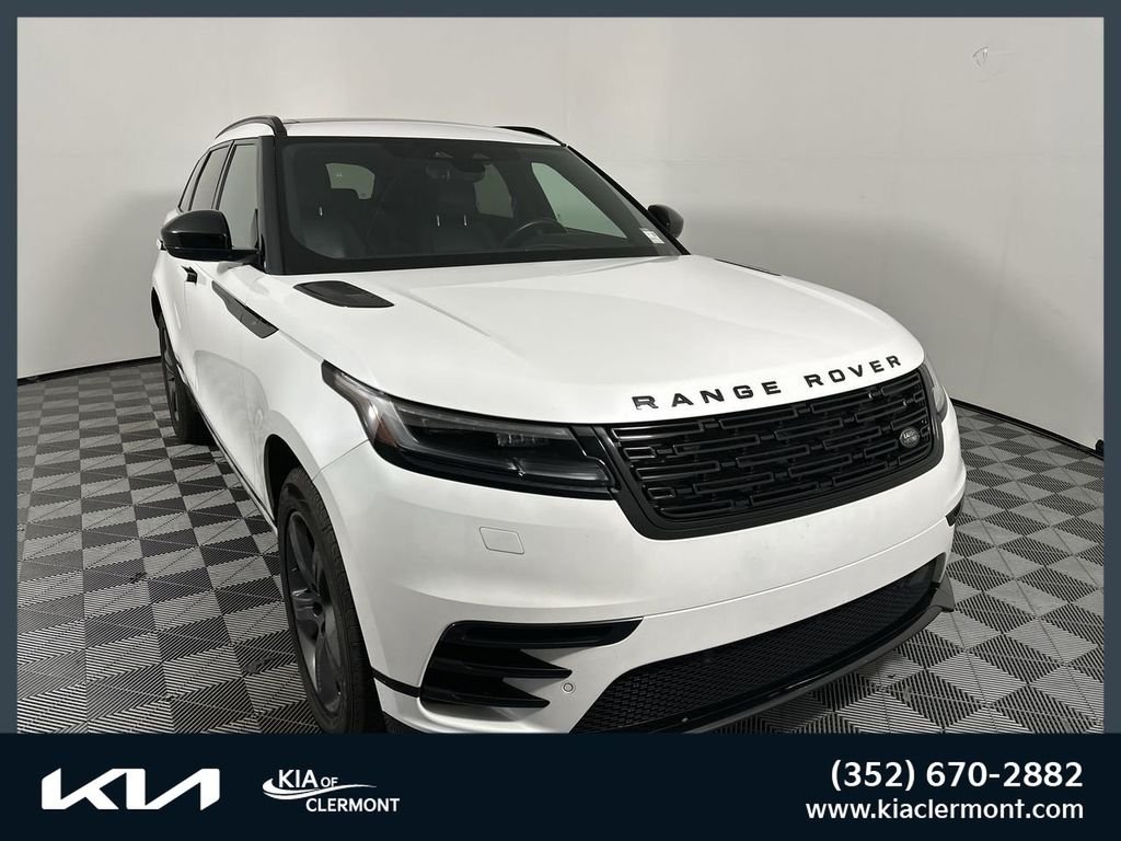 Used 2025  Land Rover Dynamic SE image 1