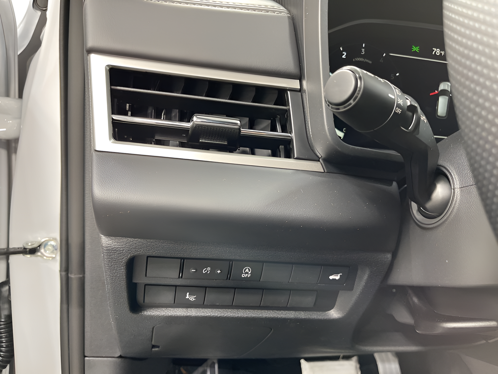 New 2026  Mitsubishi Black Edition image 7