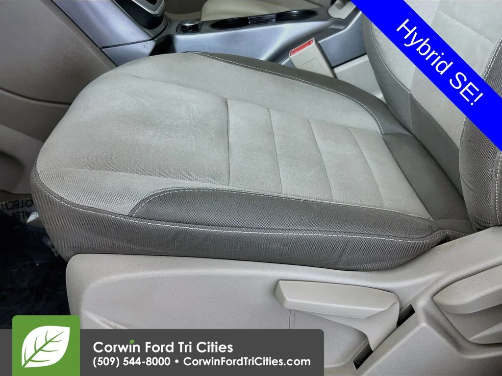Used 2013 Oxford White Ford SE image 21