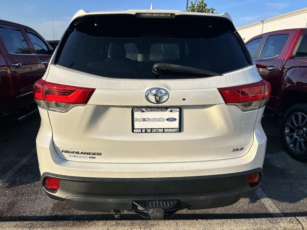 Used 2019 Blizzard Pearl Toyota XLE image 4