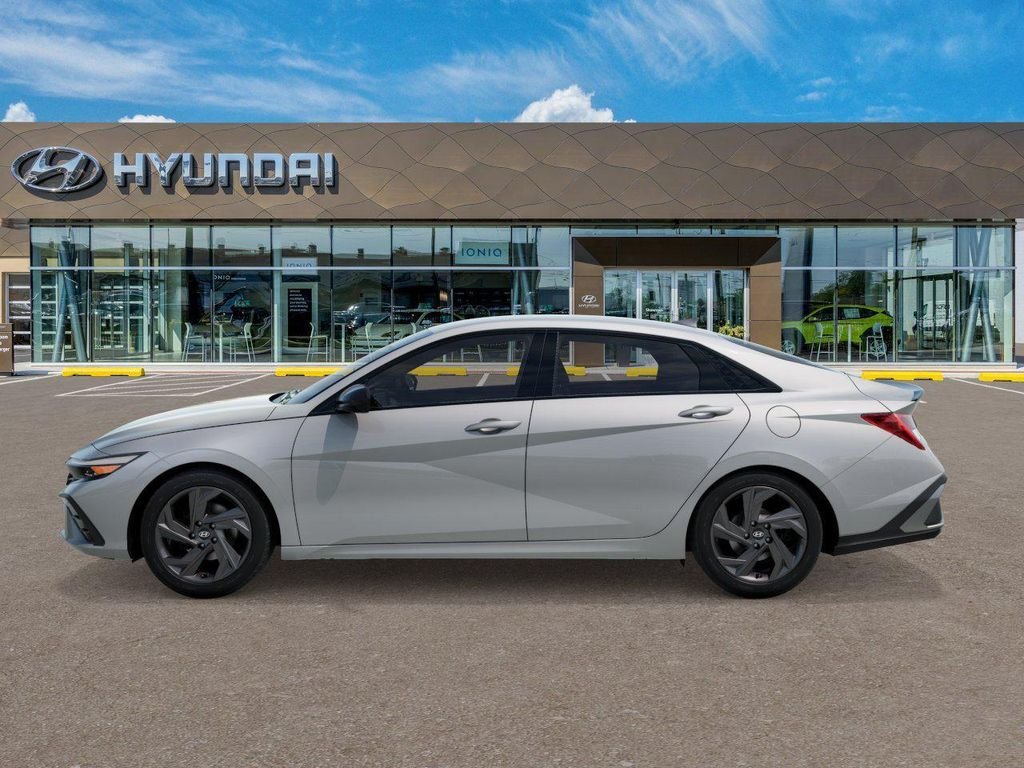 New 2026 Silver Hyundai SEL Sport image 4