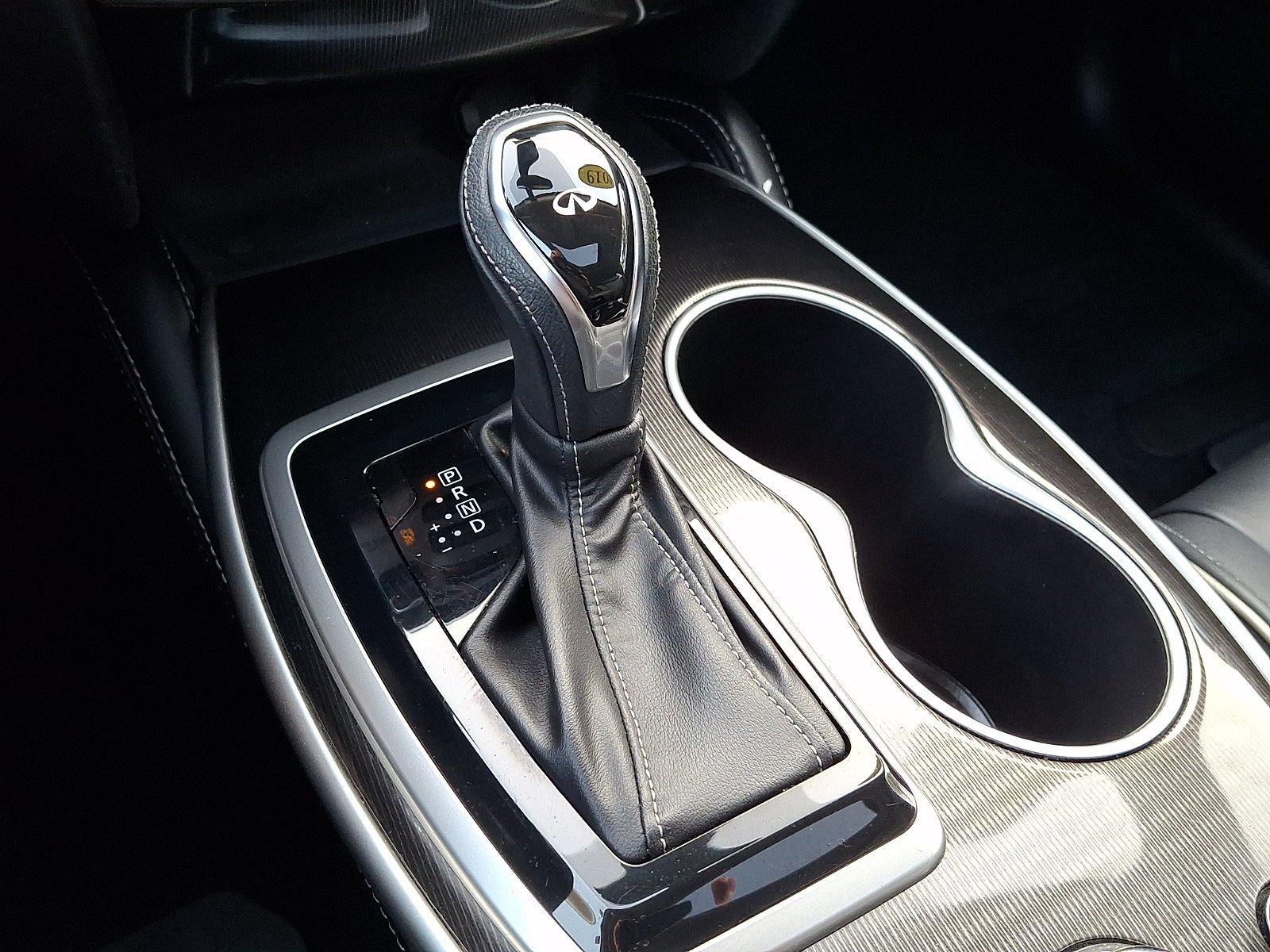 Used 2019 Black Obsidian INFINITI LUXE image 14