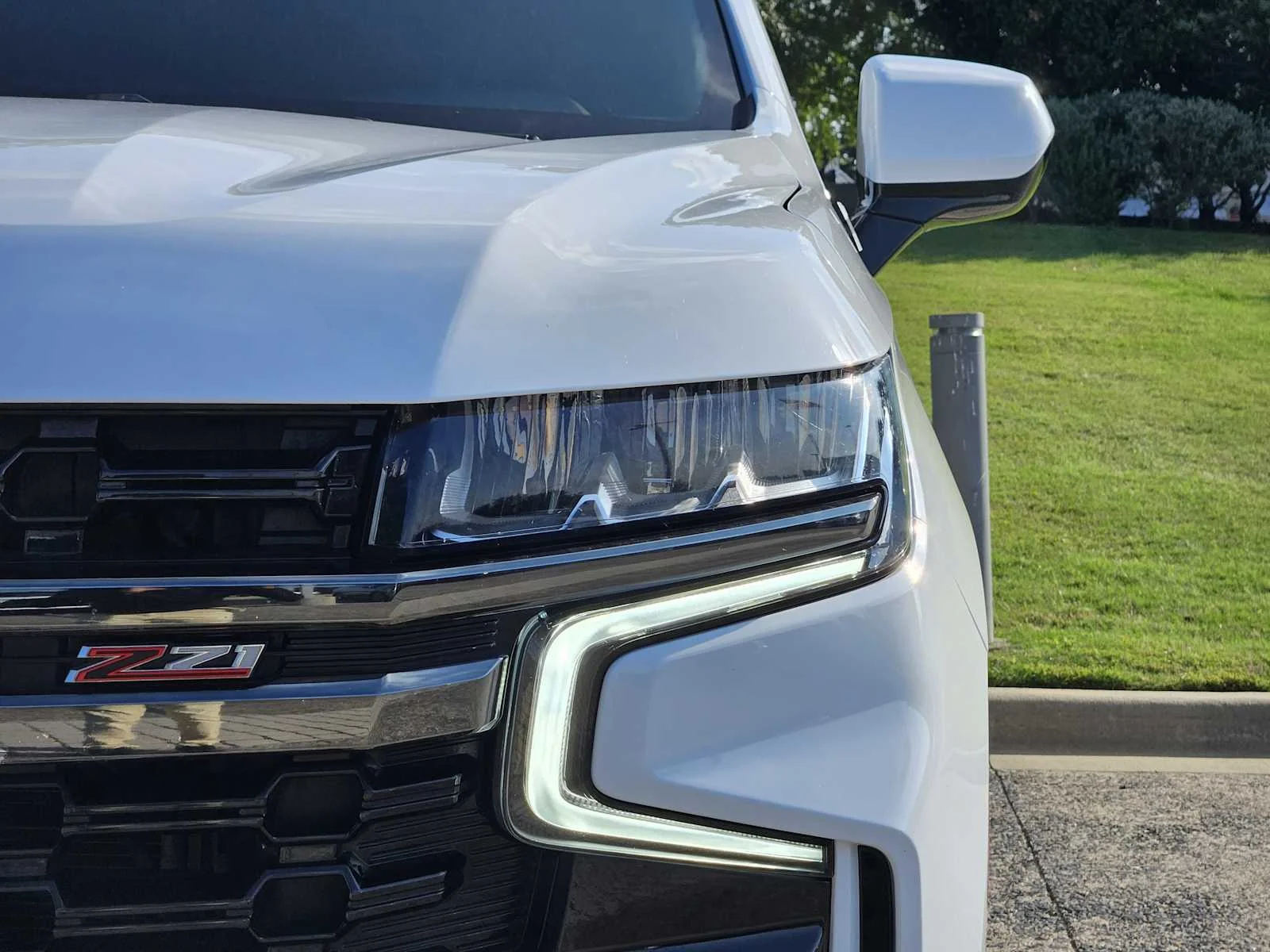 Used 2022 Summit White Chevrolet Z71 image 6