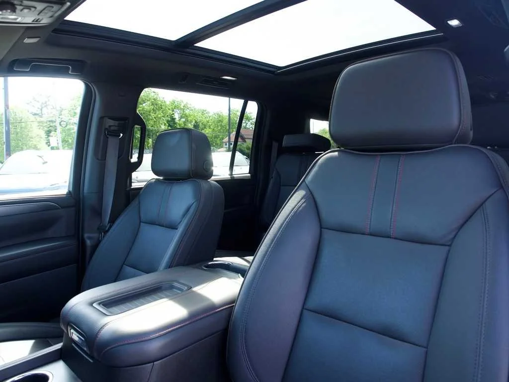 2023 Chevrolet Suburban RST - Photo 17