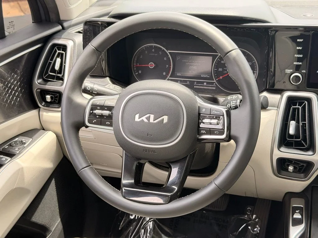 Used 2022 Silver Kia S image 20
