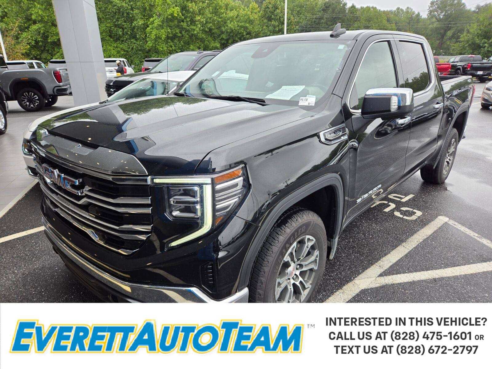 Used 2025 Onyx Black GMC SLT image 1
