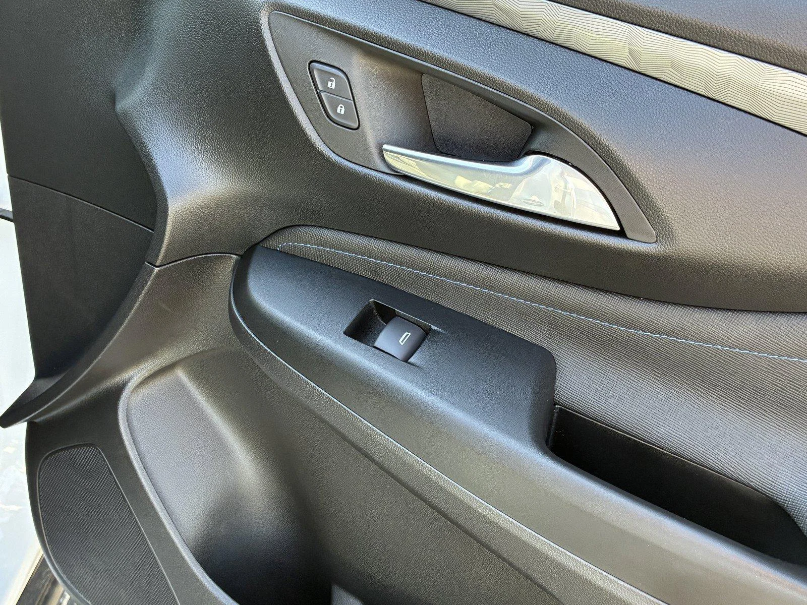 Used 2025 Summit White Buick Sport Touring image 10
