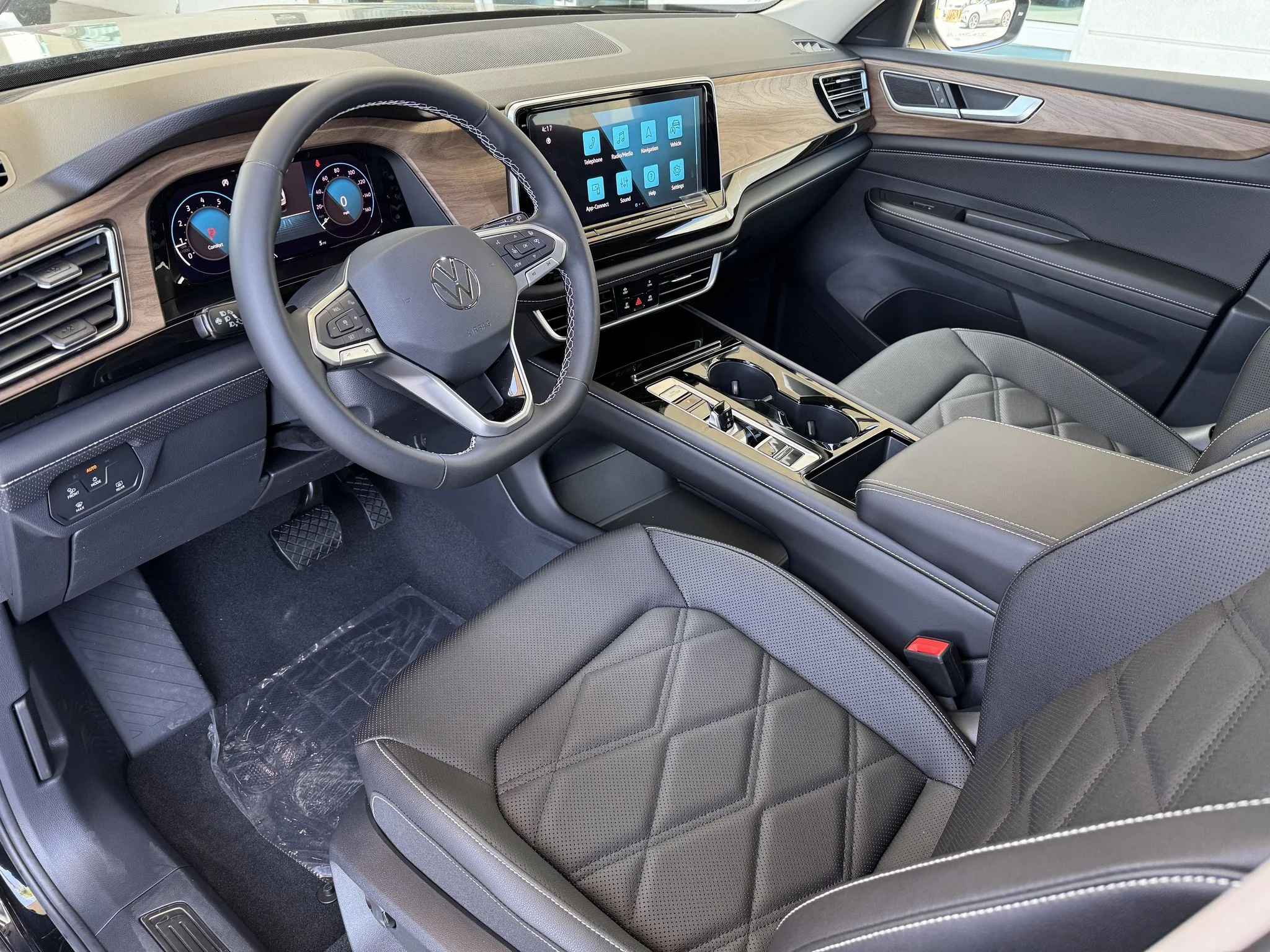 New 2026 Deep Black Pearl Volkswagen 2.0T SE w/Technology image 14