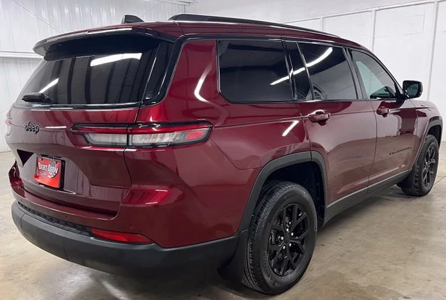 Used 2025 Red Jeep Altitude X image 6