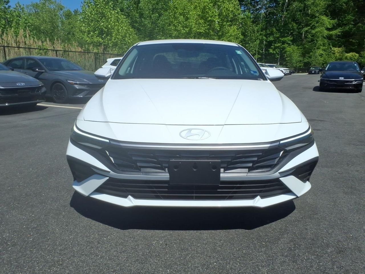 New 2026 Serenity White Hyundai SE image 3
