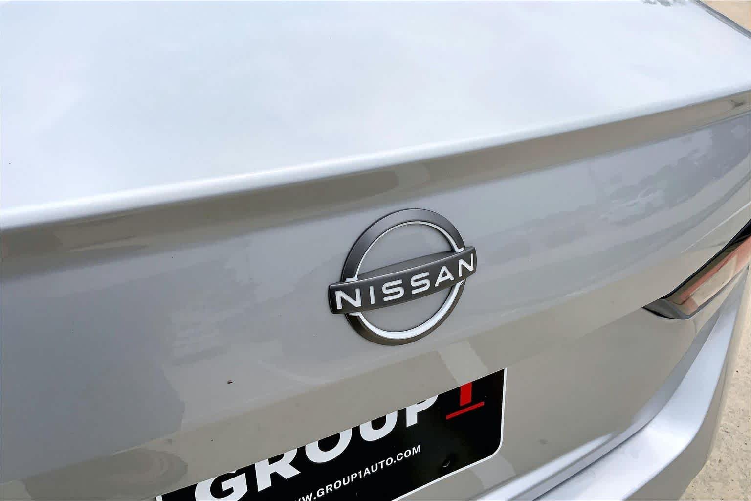 Used 2024 Brilliant Silver Metallic Nissan 2.5 SV image 10
