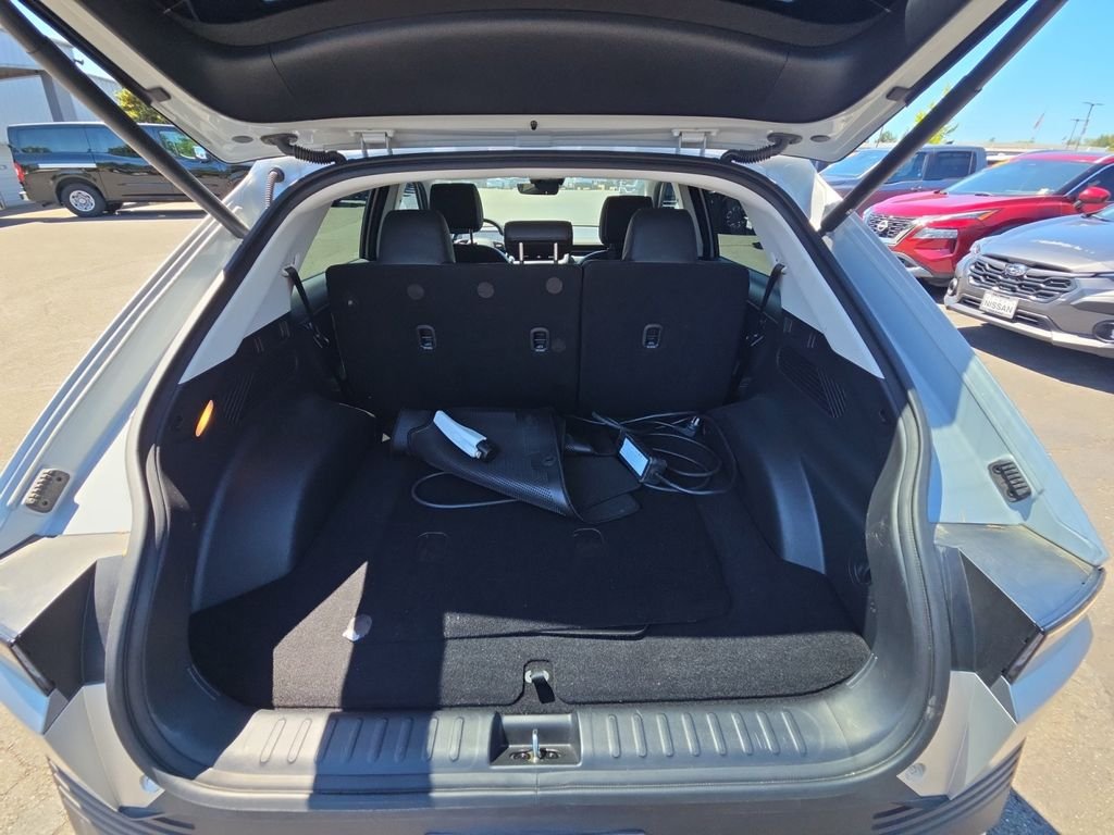 Used 2023 Gold Hyundai SEL image 25
