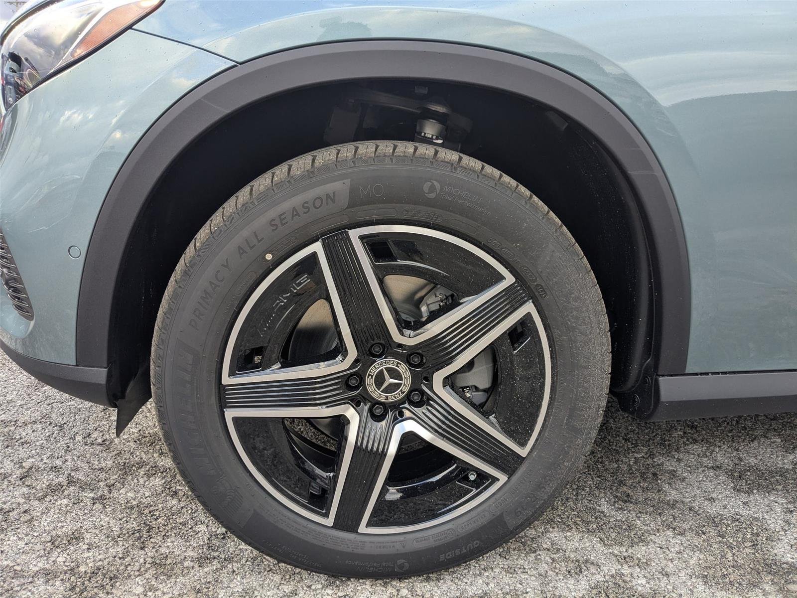 New 2026 Verde Silver Metallic Mercedes-Benz GLC 300 image 9