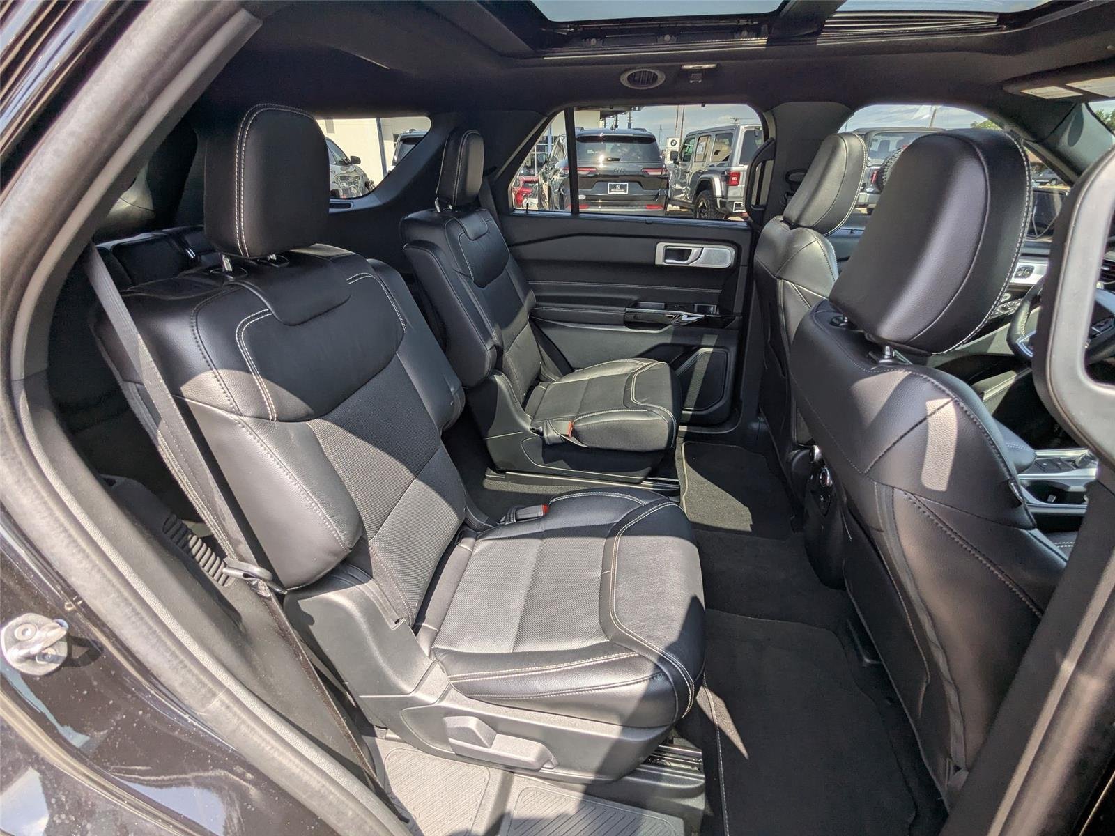 Used 2024 Agate Black Metallic Ford ST image 31