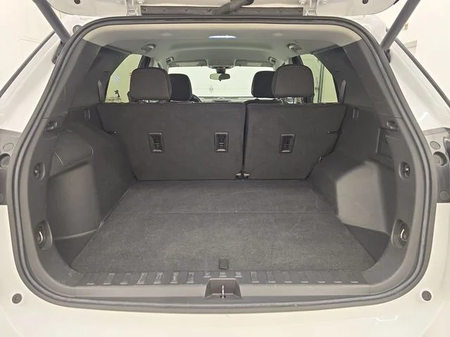 Used 2024 Summit White Chevrolet LT image 15