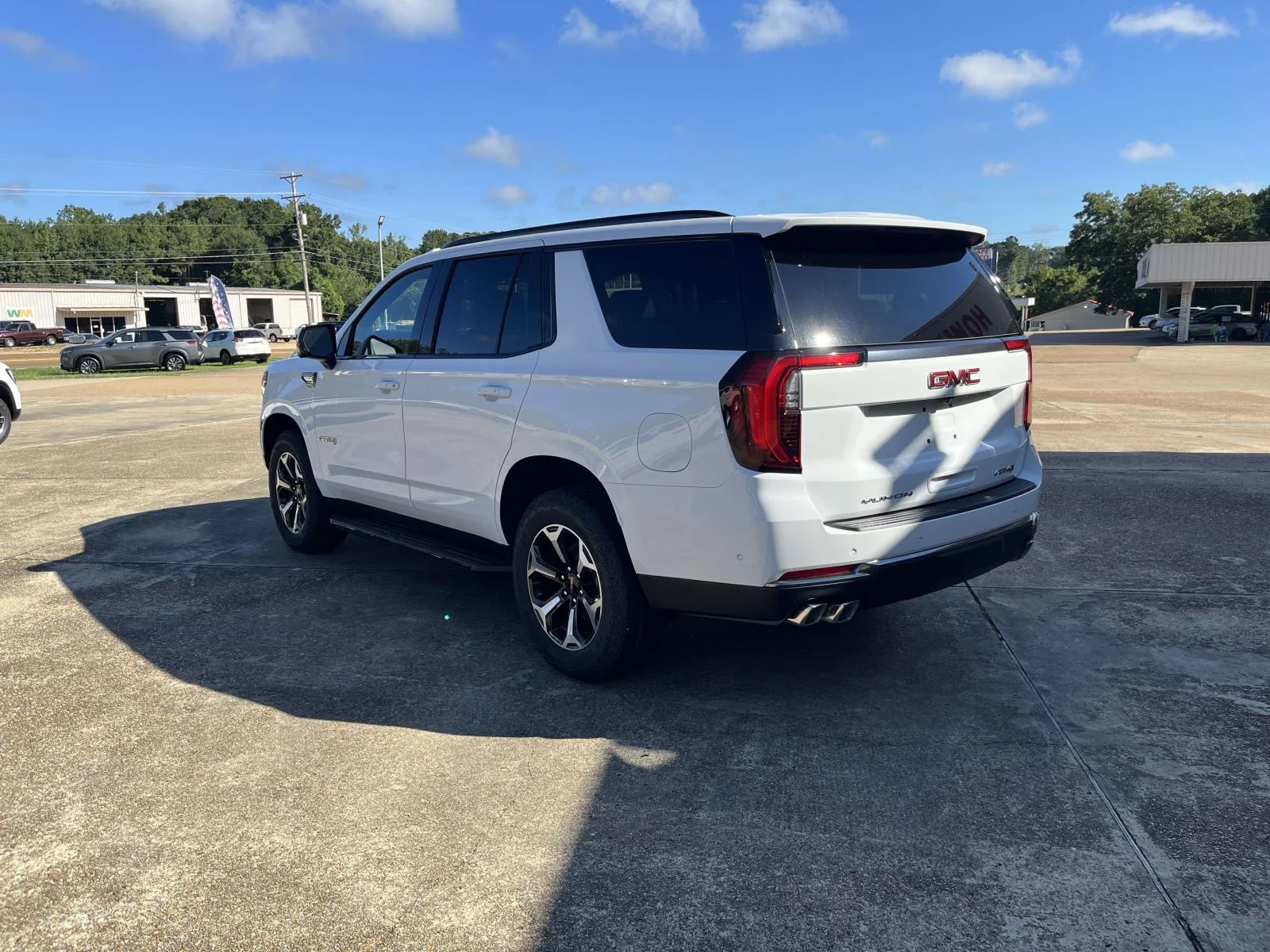2026 GMC Yukon AT4 - Photo 5