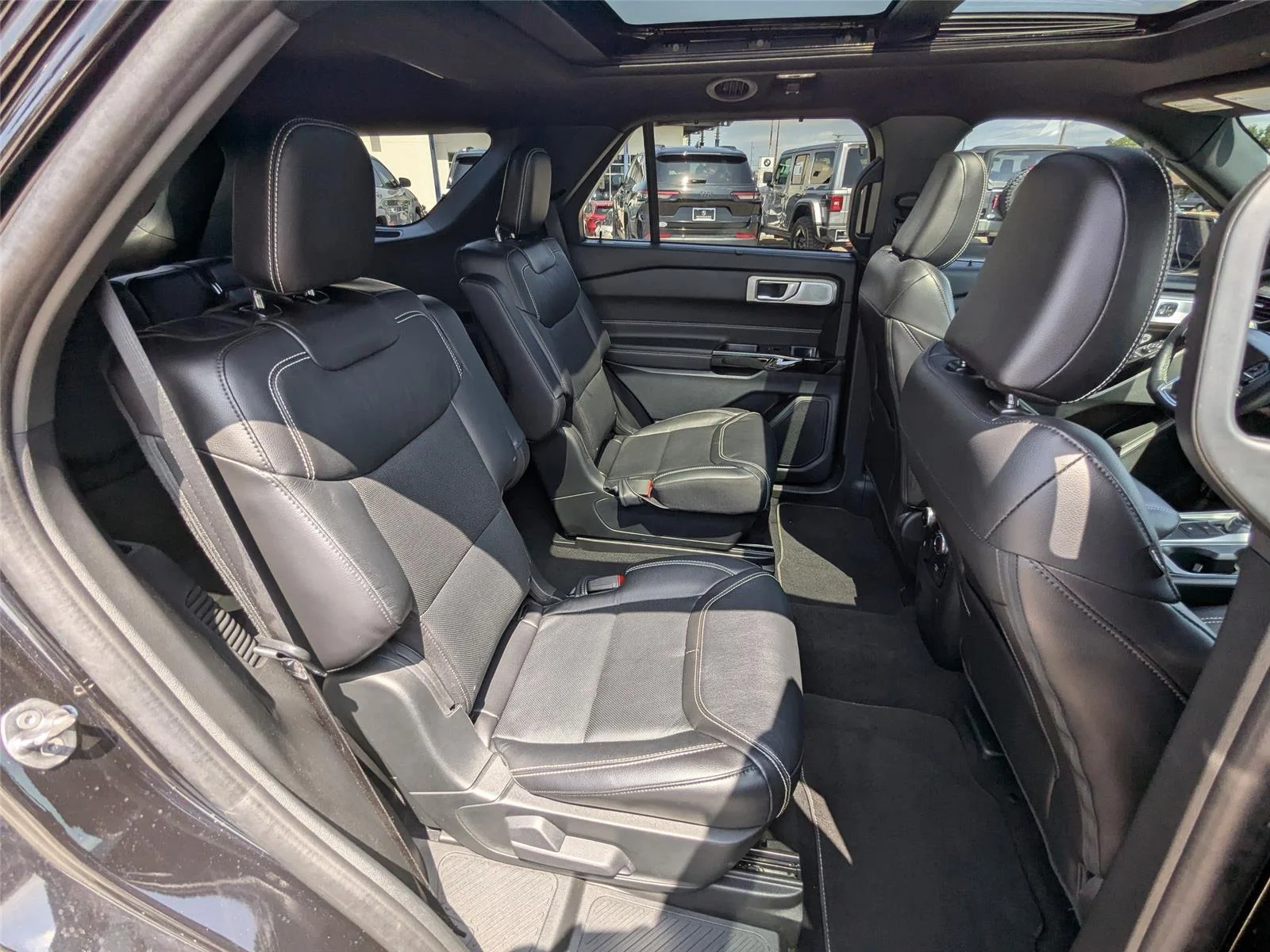 Used 2024 Agate Black Metallic Ford ST image 31