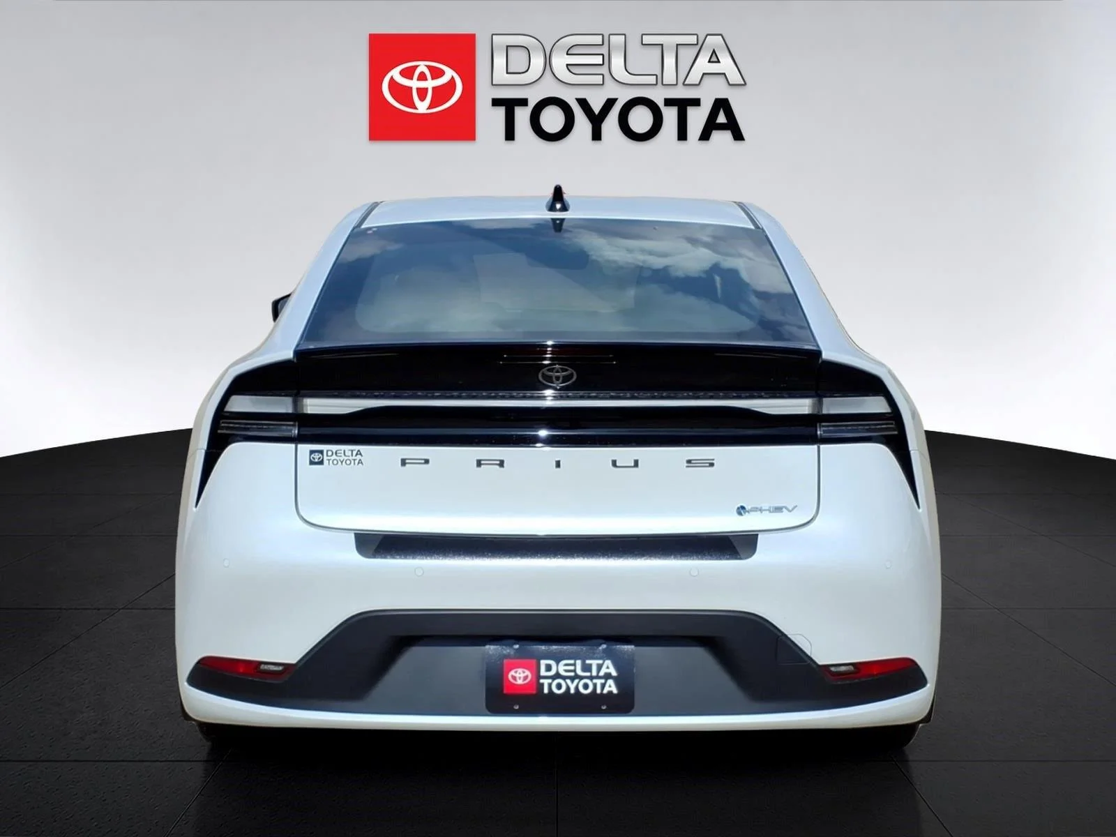 New 2026 WIND CHILL PEARL Toyota SE image 4