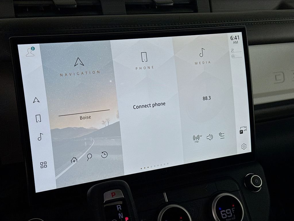 New 2026 Santorini Black Land Rover X-Dynamic SE image 14