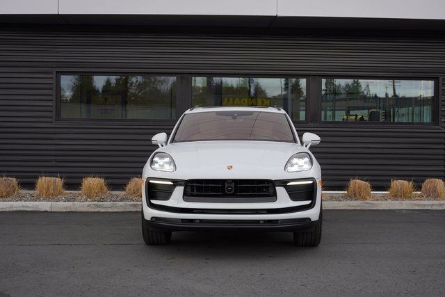 2026 Porsche Macan - Photo 6