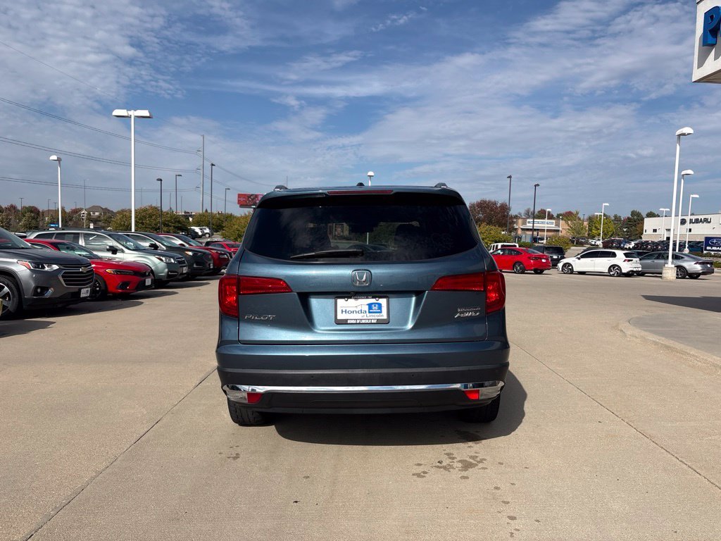 Used 2016 Blue Honda Touring image 6