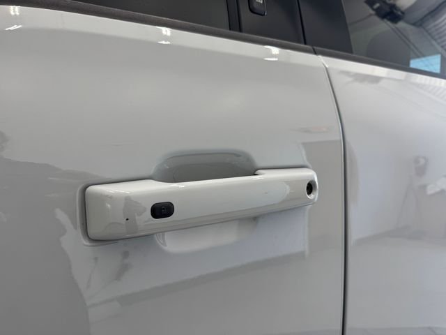 Used 2024 Avalanche Ford XLT image 46
