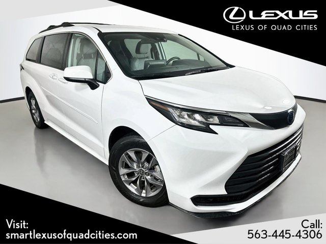 2022 Toyota Sienna LE