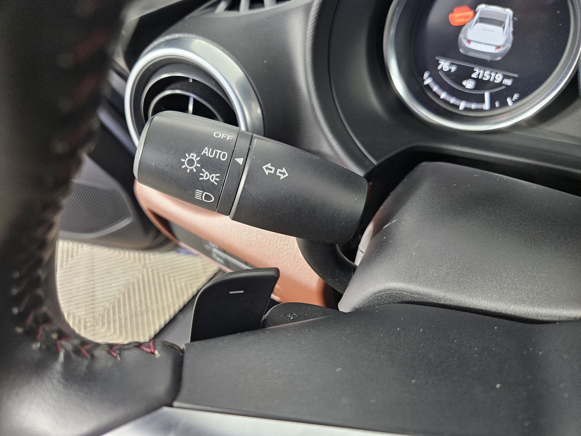 Used 2018 Black Mazda Grand Touring image 27