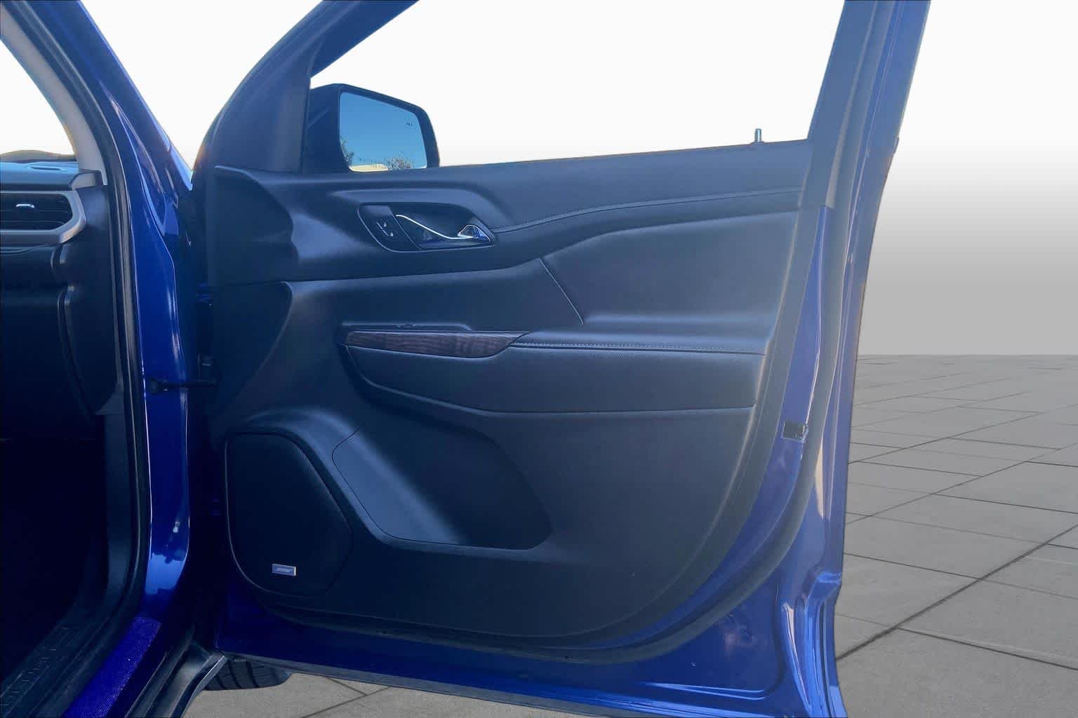 Used 2023 Ultra Blue Metallic GMC Denali image 23