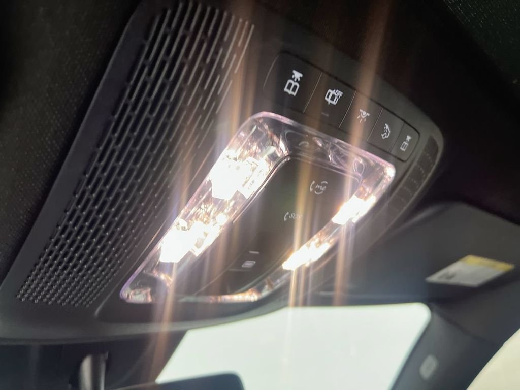 Used 2023 Blue Mercedes-Benz GLB 250 image 14