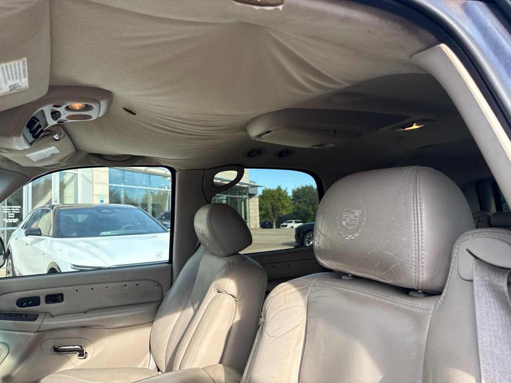 Used 2004  Cadillac Base image 12