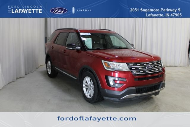 Used 2016 Ruby Red Metallic Ford XLT image 1