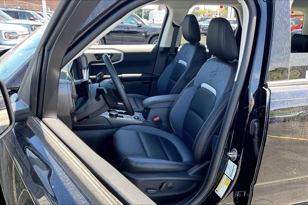 New 2025 Shadow Black Ford Outer Banks® image 24