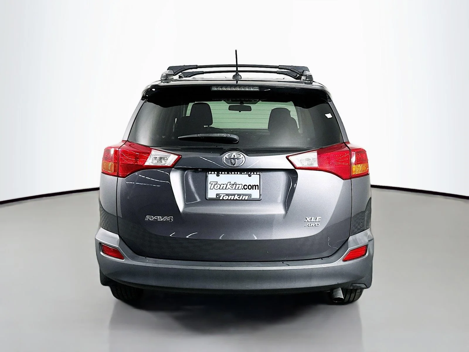 Used 2013 Gray Toyota XLE image 6