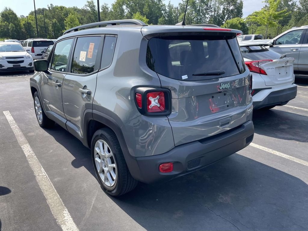 Used 2020 Sting-Gray Clearcoat Jeep Latitude image 4