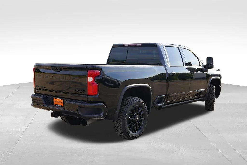 Used 2024 Black Chevrolet High Country image 5