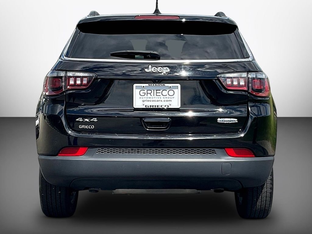Used 2024 Black Jeep Latitude image 6