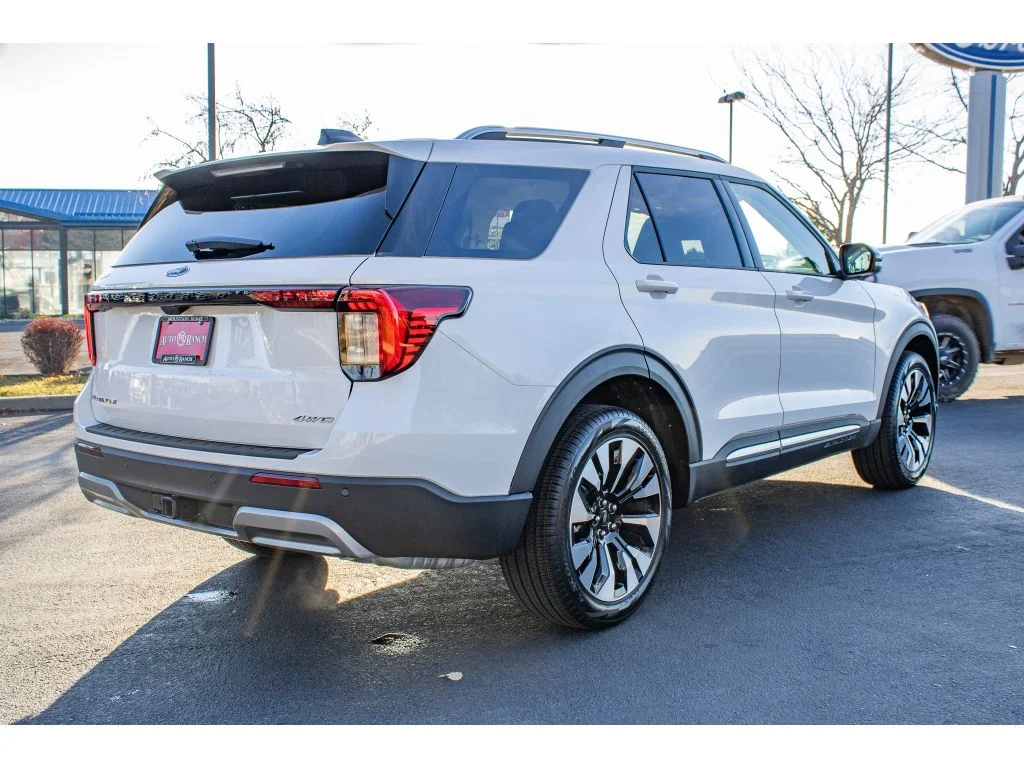 New 2026 Star White Metallic Tri-Coat Ford Platinum image 7