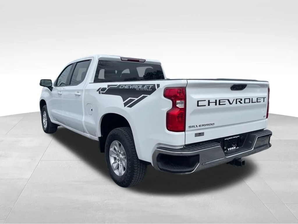 Used 2023 White Chevrolet LT image 3