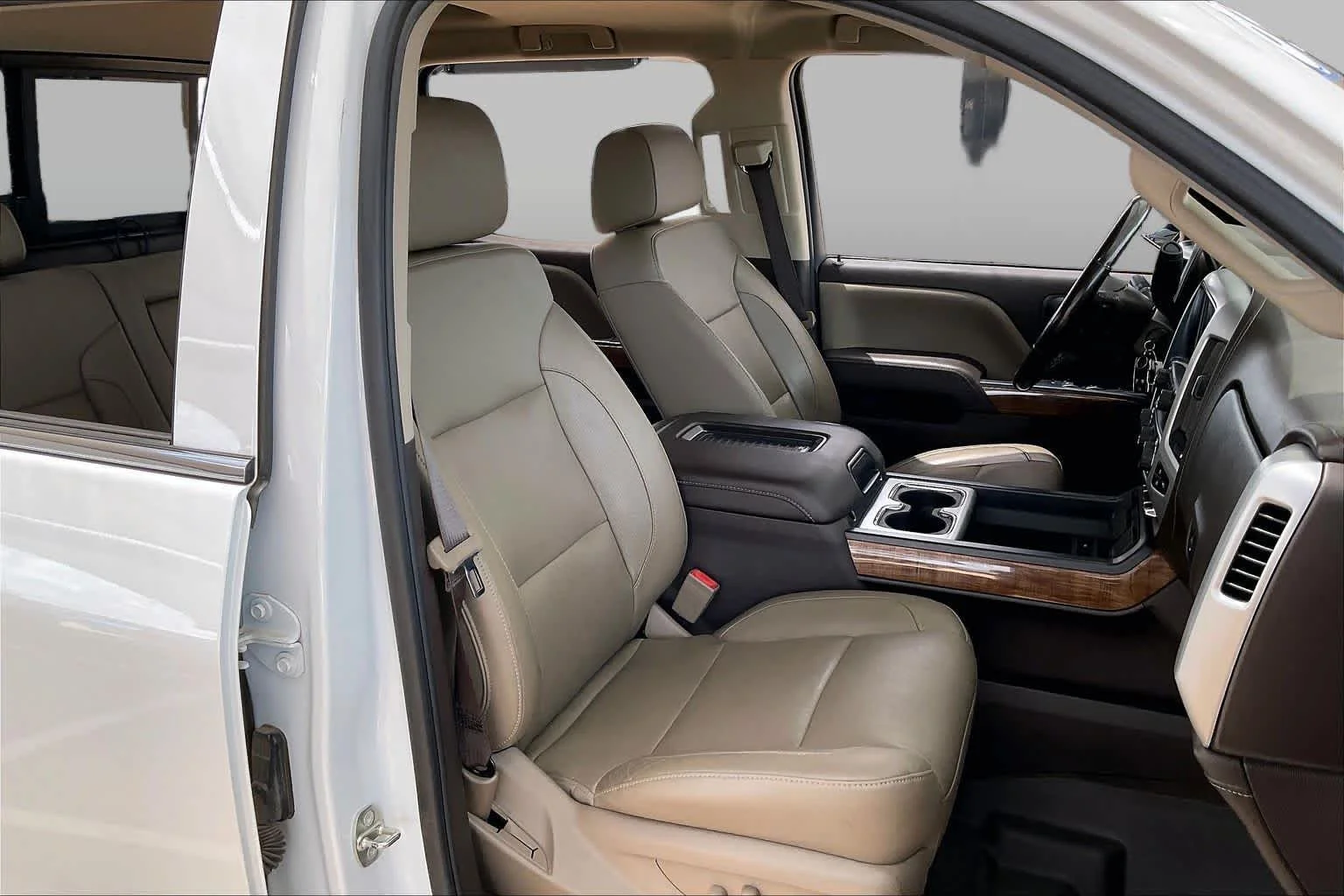Used 2018 White Frost Tricoat GMC SLT image 9