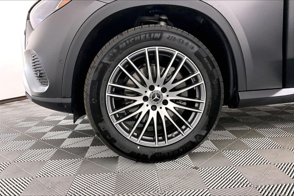 New 2026 MANUFAKTUR exclusive graphite grey magno Mercedes-Benz GLC 300 image 11