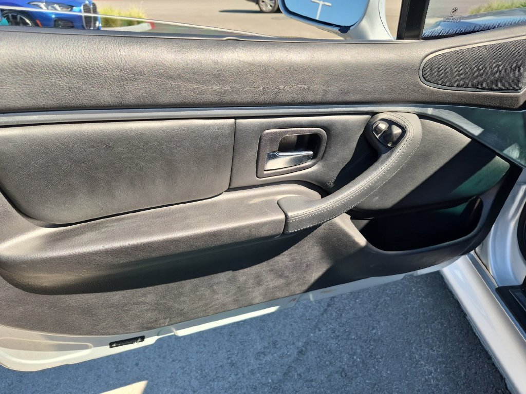 Used 2002  BMW 3.0i image 14